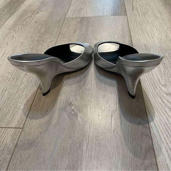 Veronica Beard Mila Sculpted Leather Sandals - Picture 7 of 9